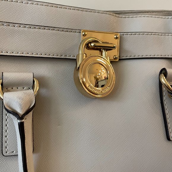 Michael Kors Oyster Hamilton Tote - Picture 3 of 11